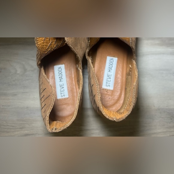 Steve Madden Women's Arowe Tan Brown Nubuck Leather Ankle Booties, Size 8.5 - Picture 5 of 9